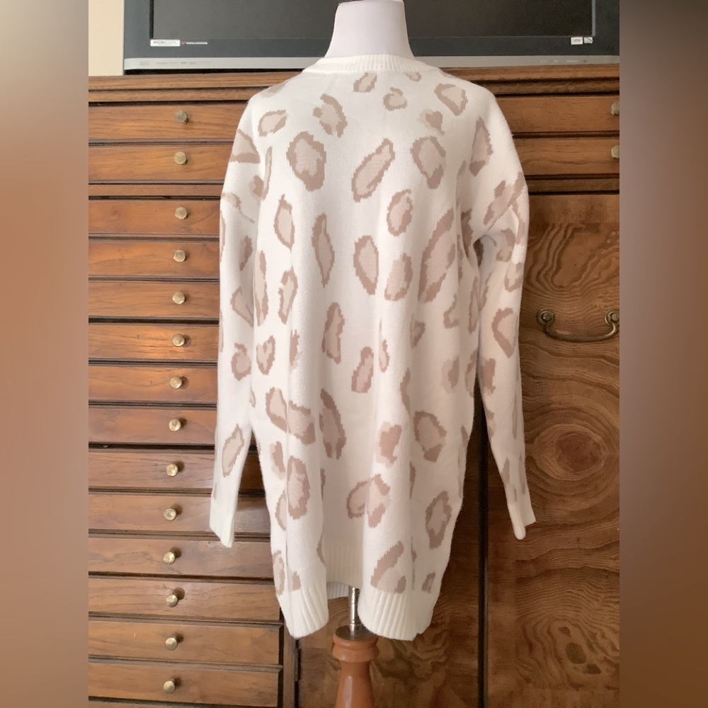 NWOT Womens leopard print sweater dress